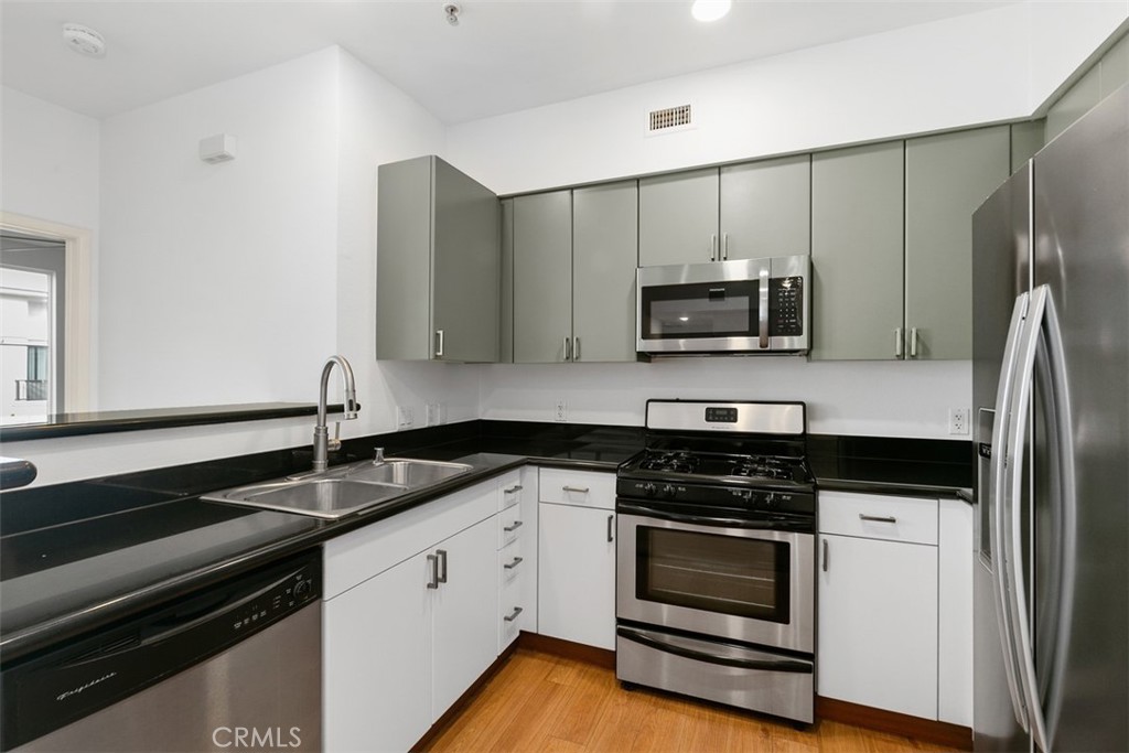 MLS #OC25169357 image #12