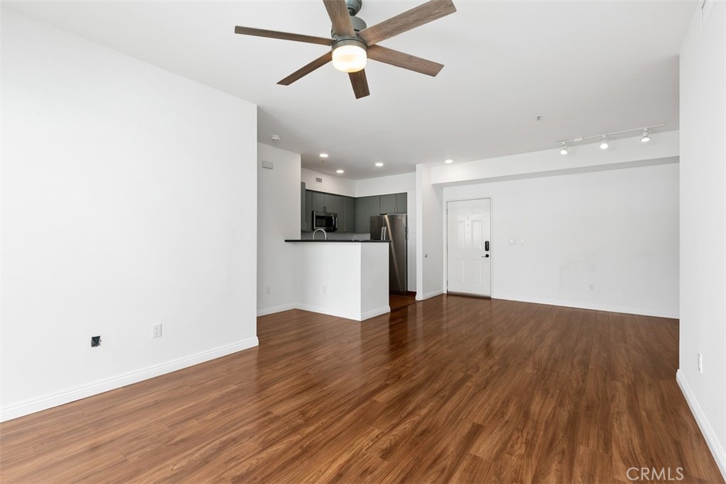 MLS #OC25169357 image #5