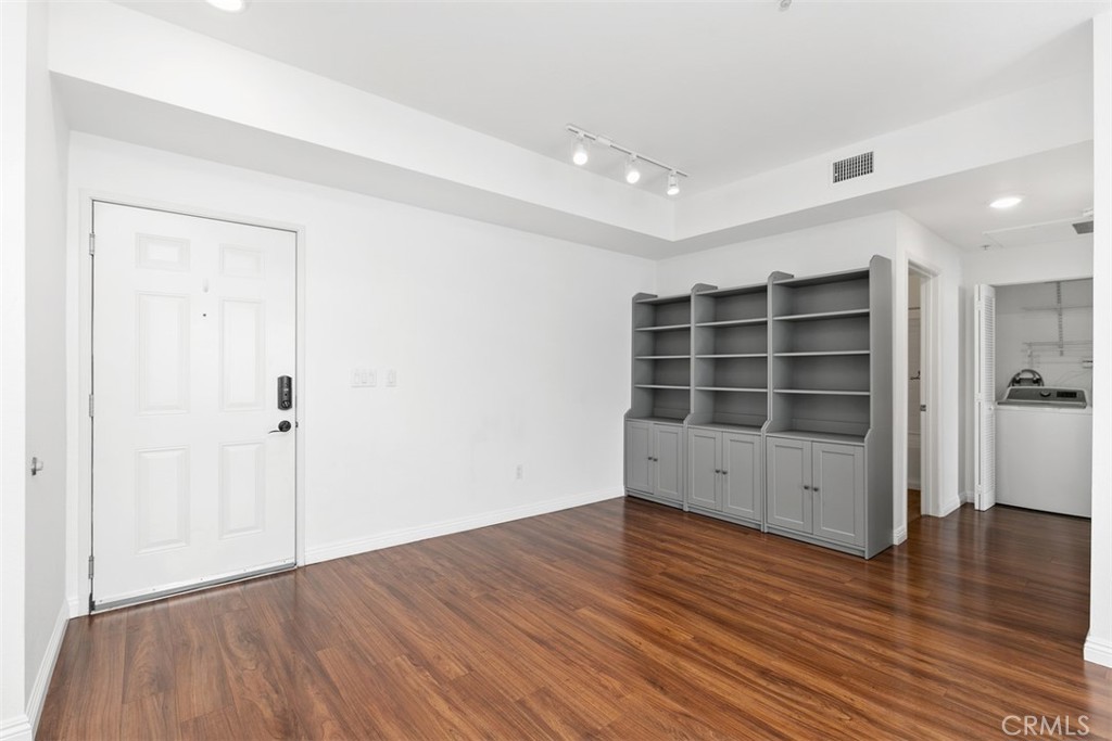 MLS #OC25169357 image #8