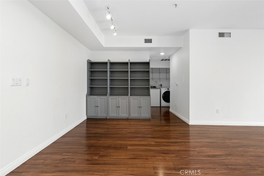 MLS #OC25169357 image #9