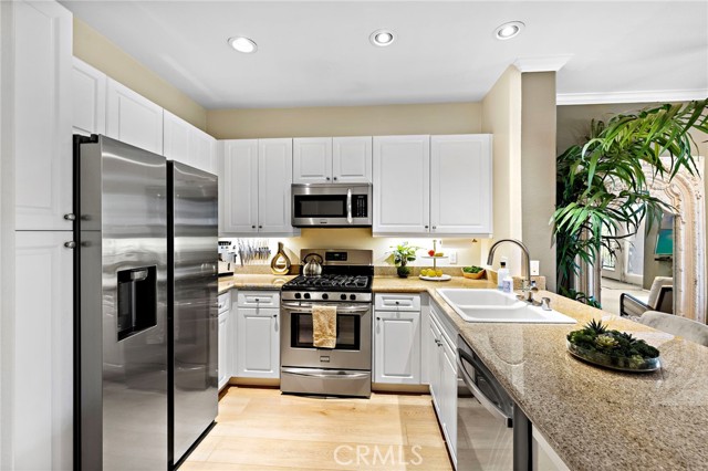 MLS #OC25169436 image #4
