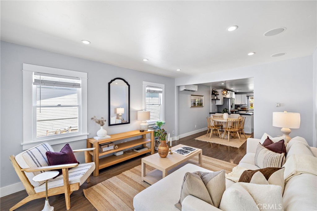 MLS #OC25169455 image #1