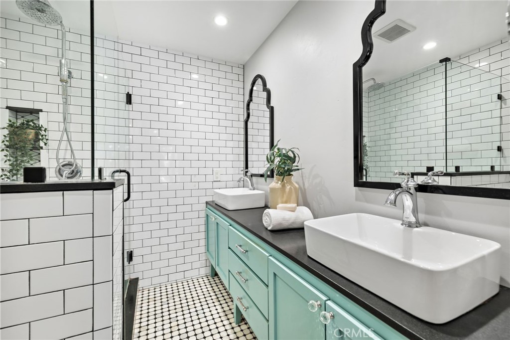 MLS #OC25169455 image #13