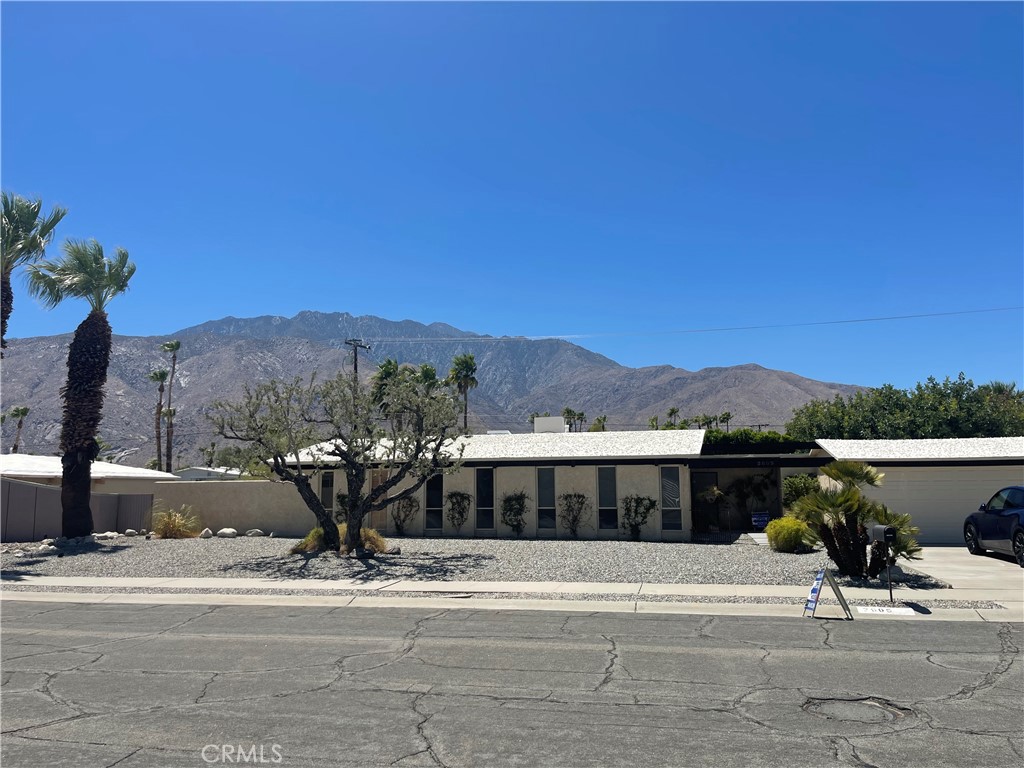 MLS #OC25169537 image #0