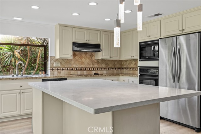 MLS #OC25169591 image #23
