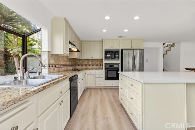 MLS #OC25169591 image #25