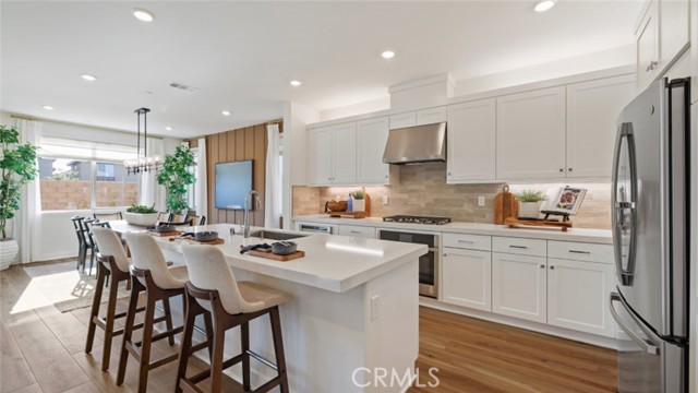 MLS #OC25169707 image #1