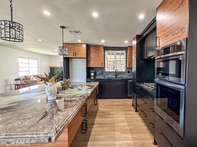 MLS #OC25169747 image #11