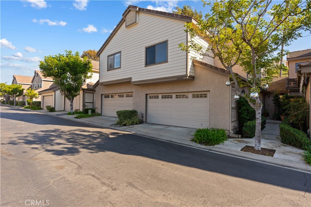 MLS #OC25169815 image #0