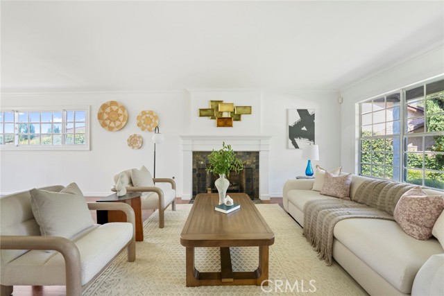 MLS #OC25169873 image #1