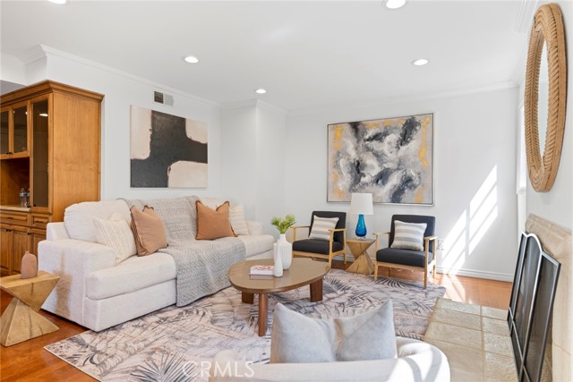 MLS #OC25169873 image #10