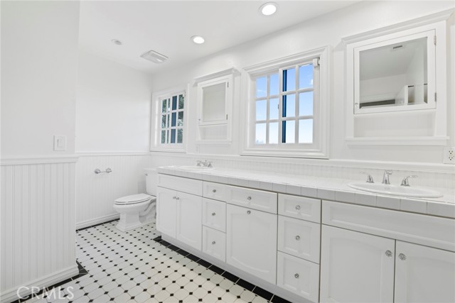 MLS #OC25169873 image #16