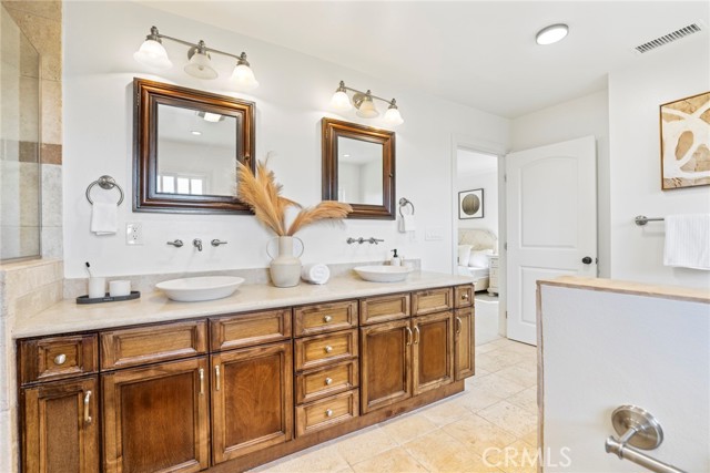 MLS #OC25169873 image #21