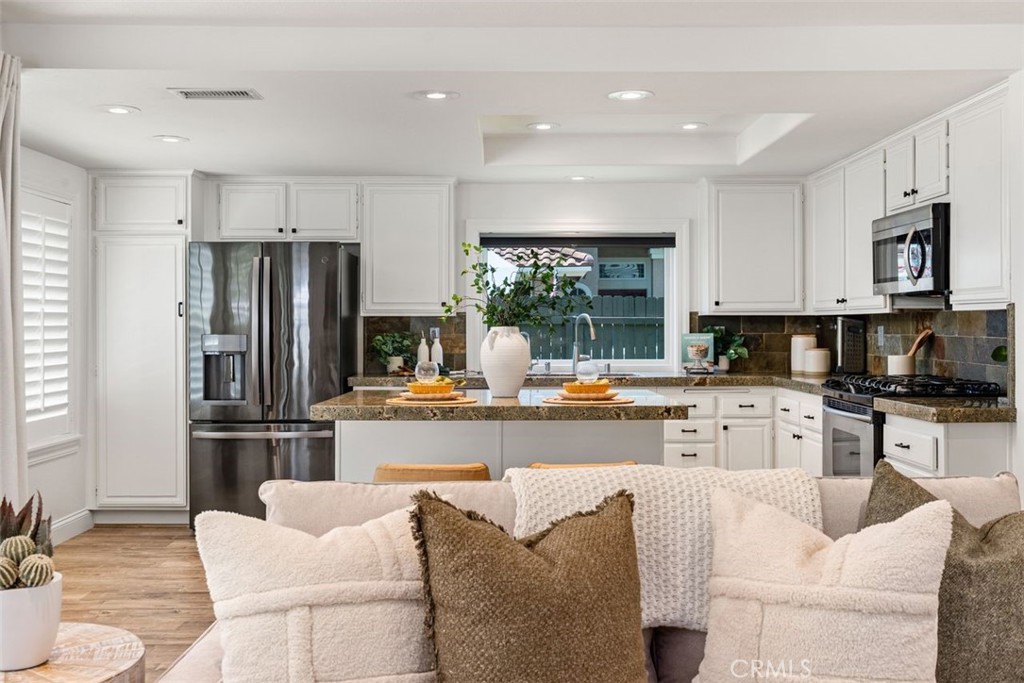 MLS #OC25169899 image #10