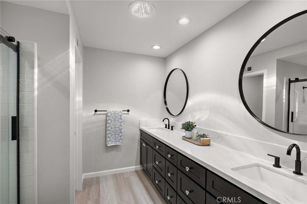 MLS #OC25170074 image #9