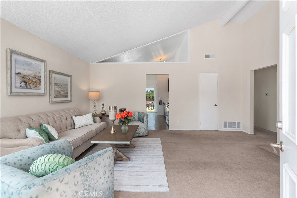 MLS #OC25170309 image #3