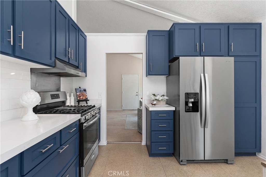 MLS #OC25170309 image #9