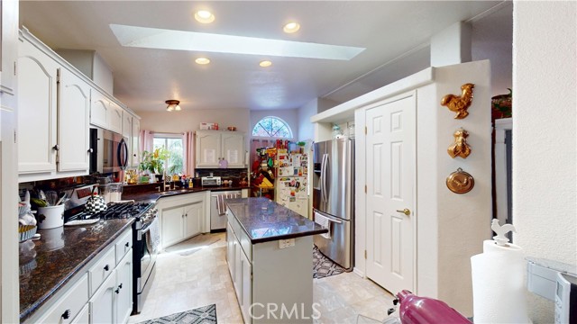 MLS #OC25170360 image #8