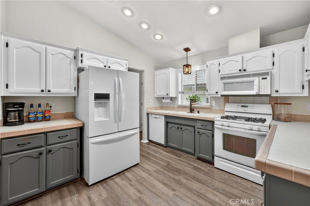 MLS #OC25170369 image #14