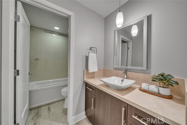 MLS #OC25170381 image #16