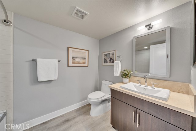 MLS #OC25170381 image #3