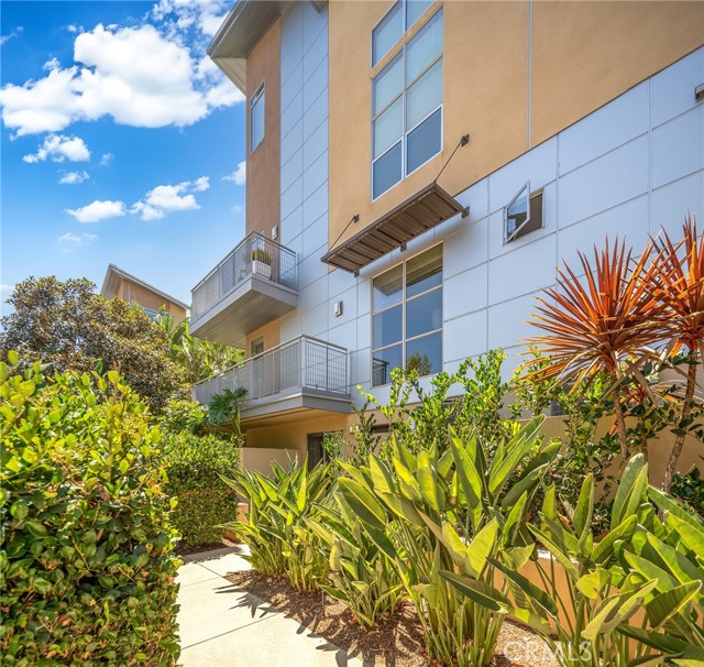 MLS #OC25170381 image #31