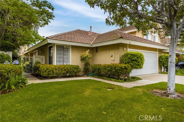 MLS #OC25170411 image #0