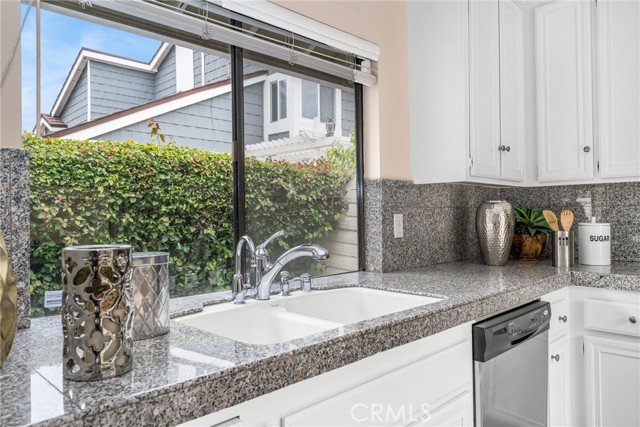 MLS #OC25170411 image #14