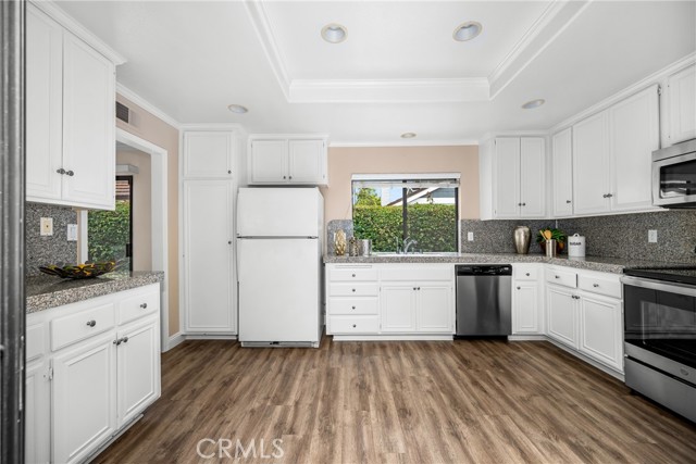 MLS #OC25170411 image #15