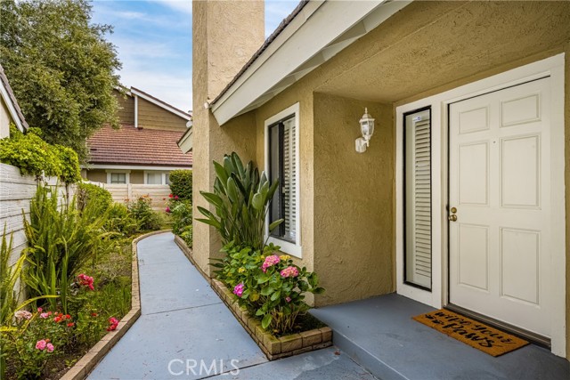 MLS #OC25170411 image #4