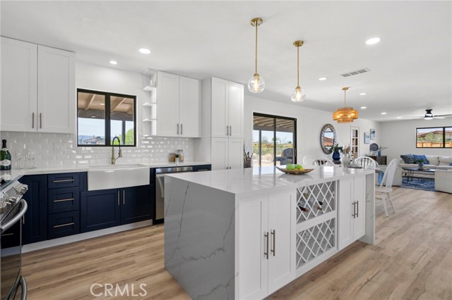 MLS #OC25170428 image #0