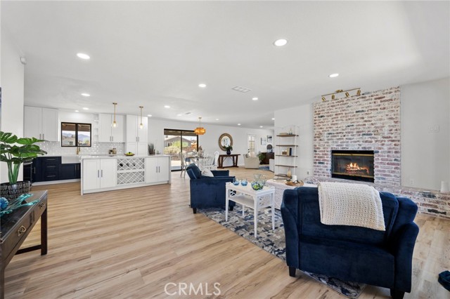 MLS #OC25170428 image #1