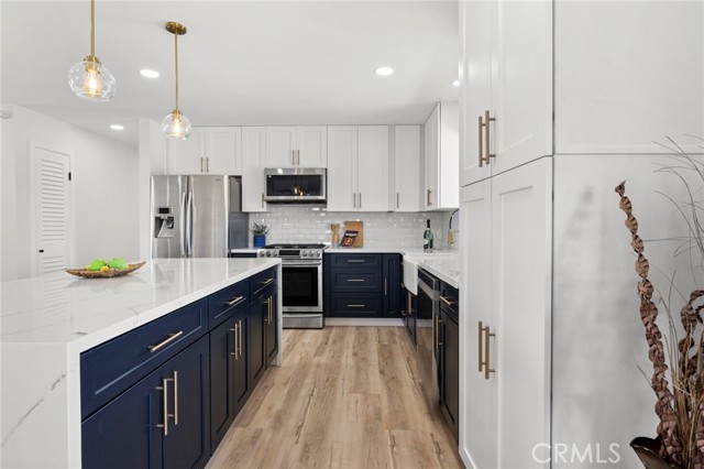 MLS #OC25170428 image #9