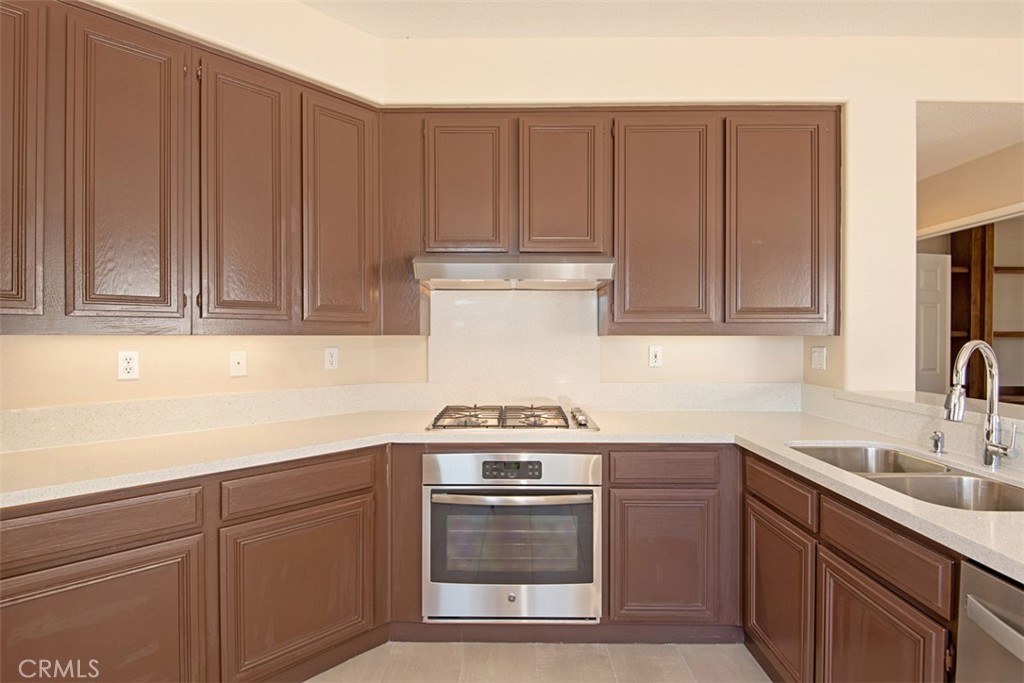 MLS #OC25170619 image #16