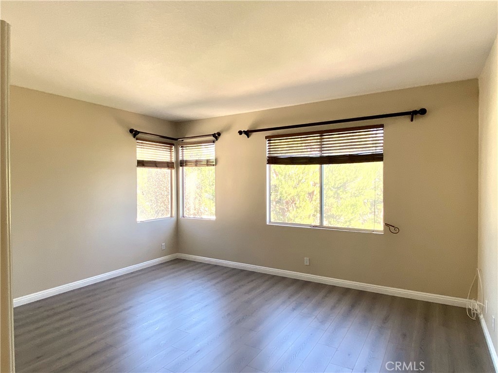 MLS #OC25170619 image #24