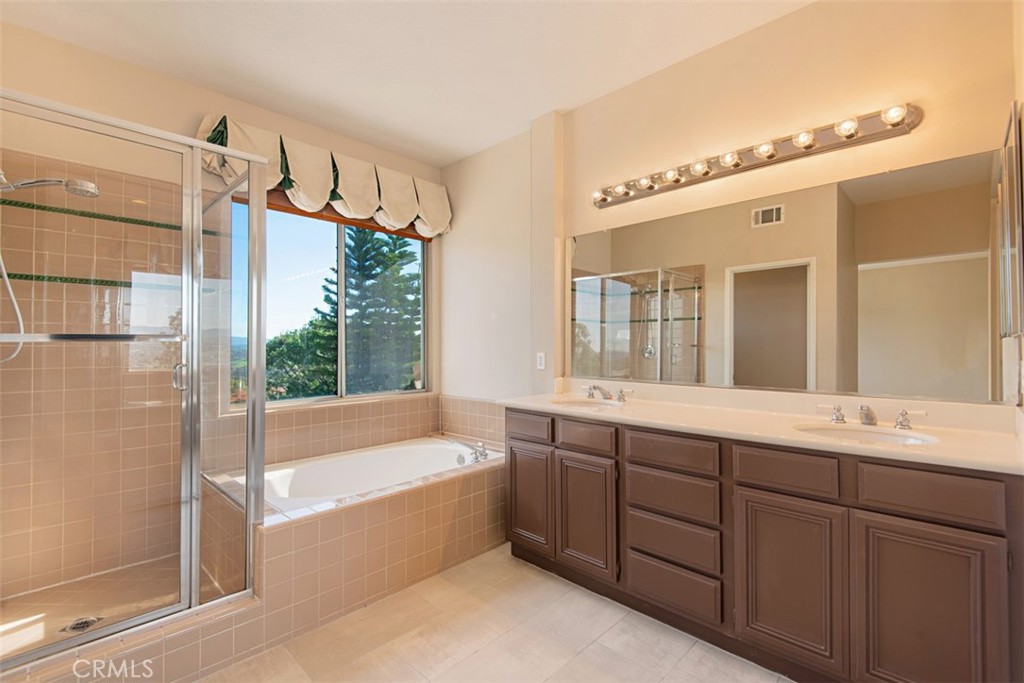 MLS #OC25170619 image #27