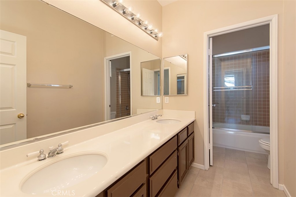 MLS #OC25170619 image #30