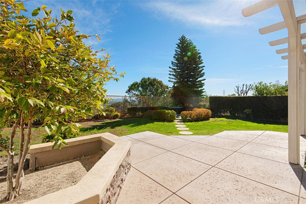 MLS #OC25170619 image #33