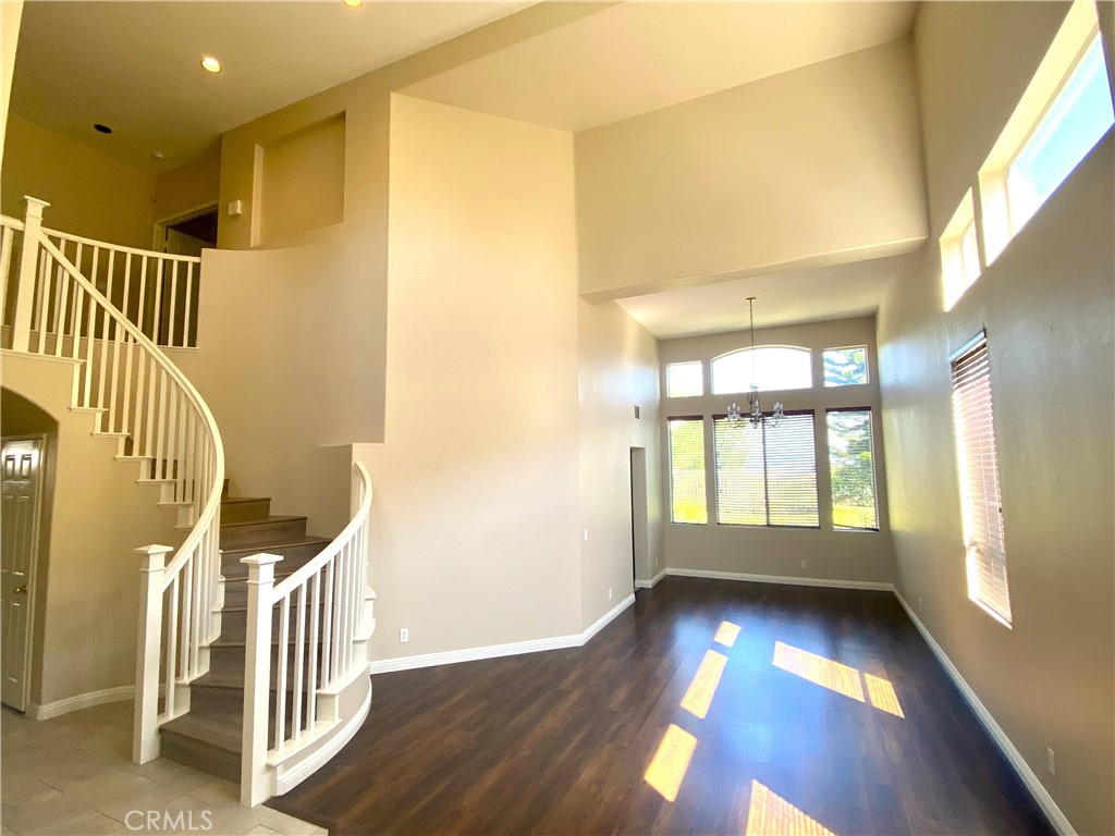 MLS #OC25170619 image #6