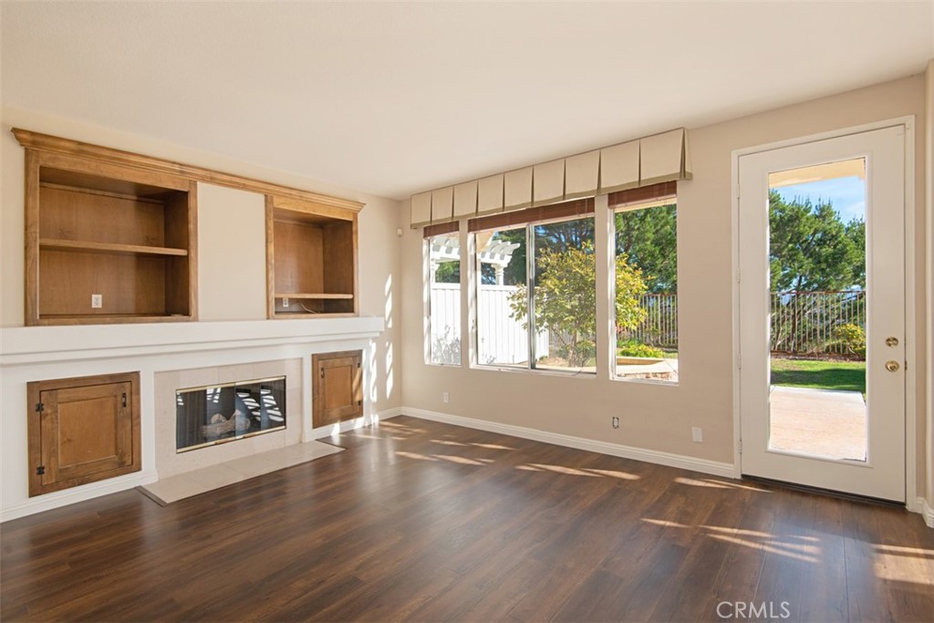 MLS #OC25170619 image #8