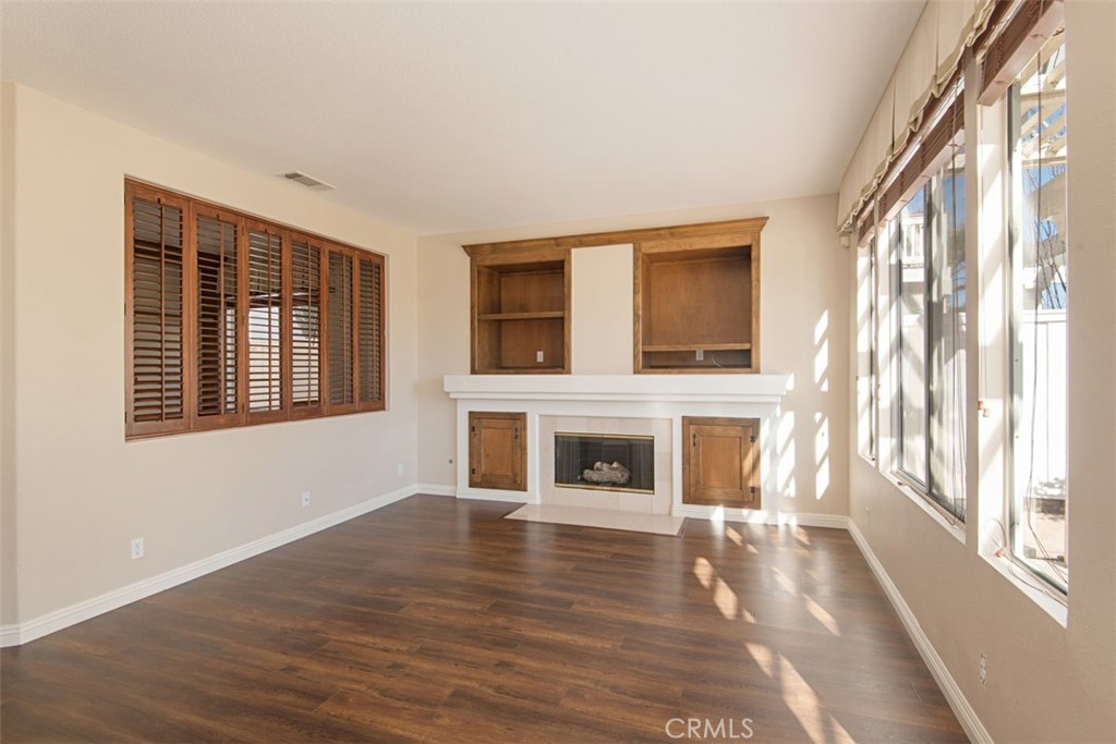 MLS #OC25170619 image #9