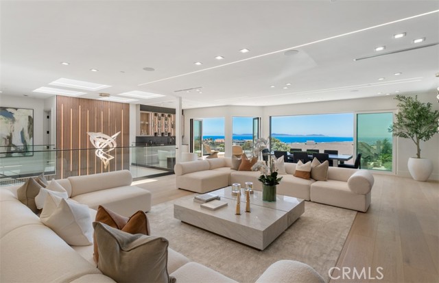 MLS #OC25170715 image #1