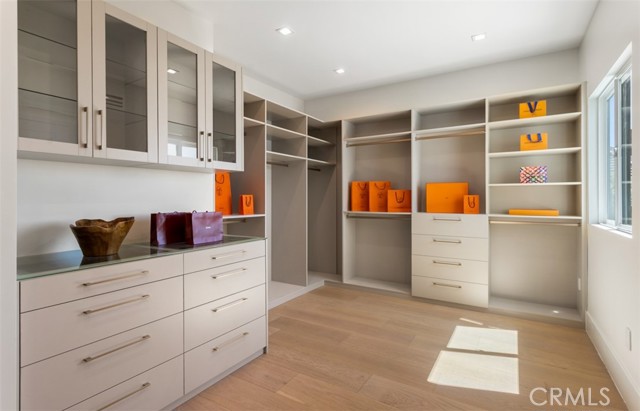 MLS #OC25170715 image #24