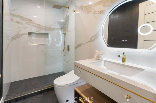 MLS #OC25170715 image #43