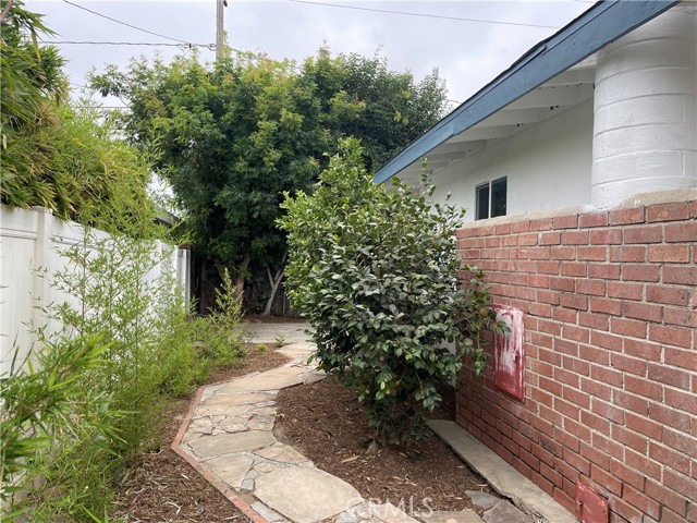 MLS #OC25170834 image #19