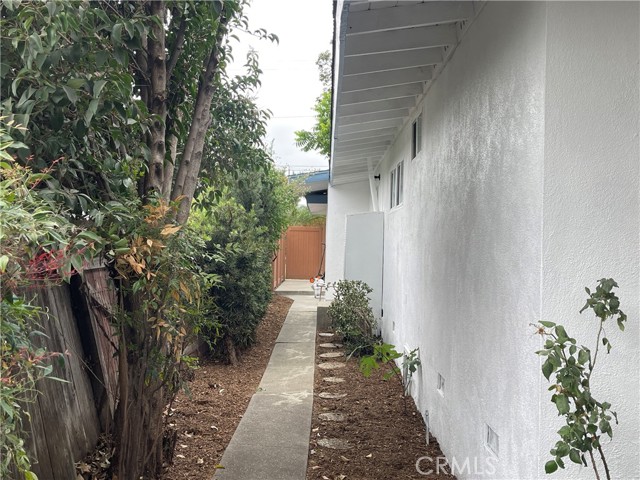 MLS #OC25170834 image #23