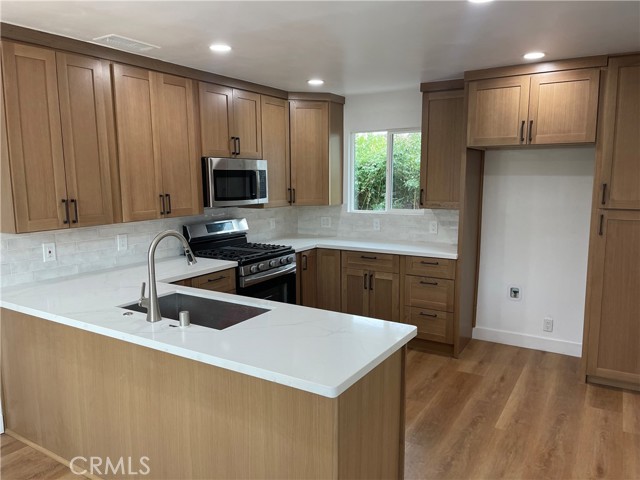 MLS #OC25170834 image #5