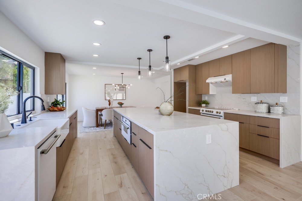 MLS #OC25170892 image #11