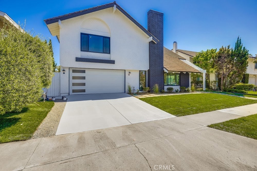 MLS #OC25170892 image #2