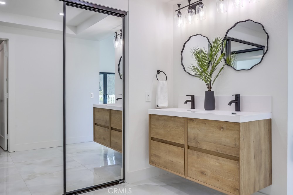 MLS #OC25170892 image #25